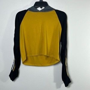 Hot kiss cropped top size large